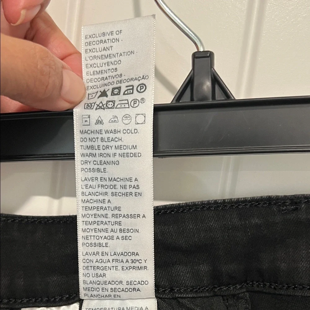 Levi’s Black High Rise Skinny Jeans - Picture 13 of 14